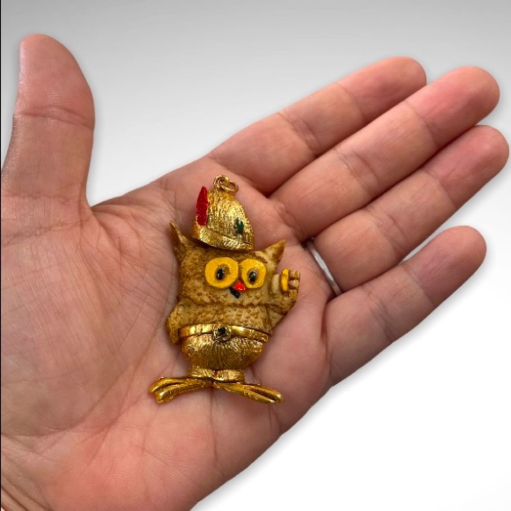Vintage Necklace - Woodsy the Owl, 1970s - Give a Hoot